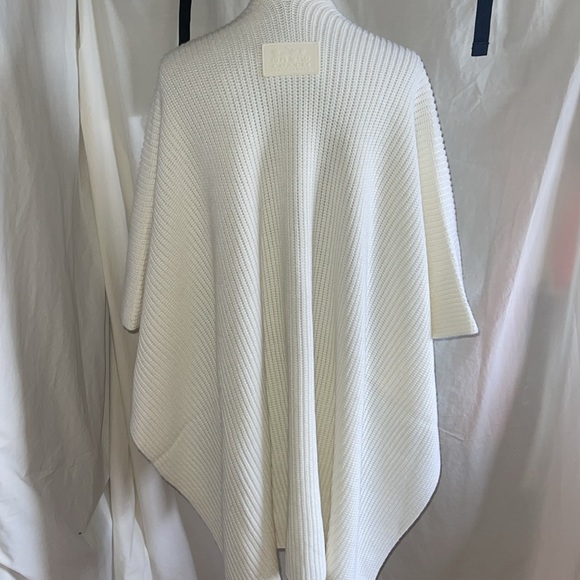 Coach Chalk Rubber Patch Knit Ruana Wrap NWT OS - Picture 2 of 7